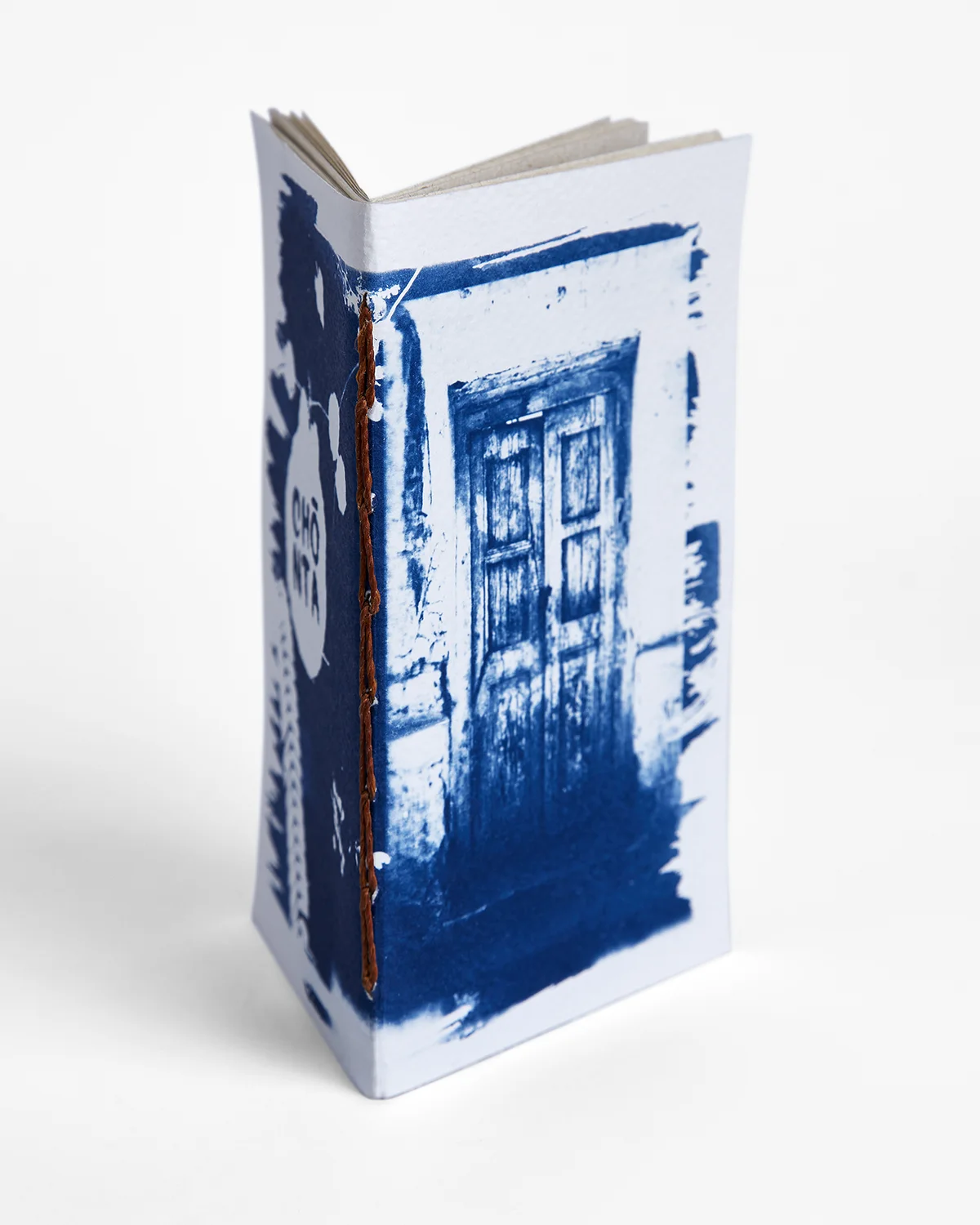 Libreta cianotipia serie Puertas costura 3